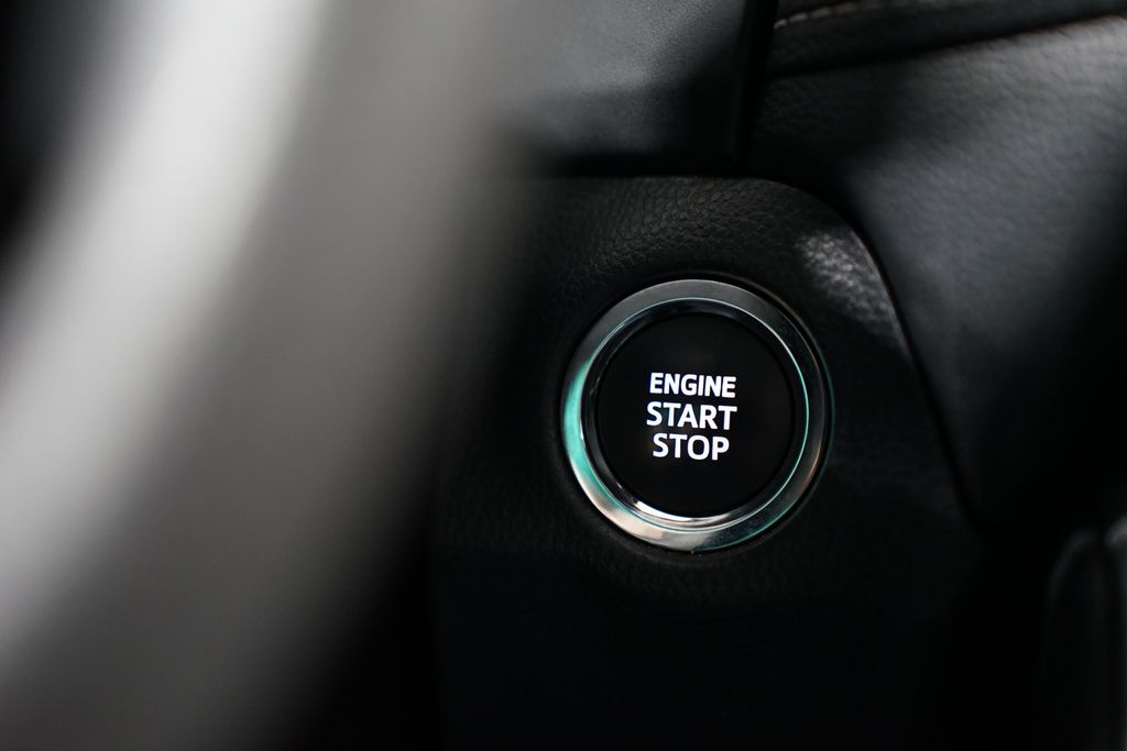 2023 Toyota RAV4 XLE 23
