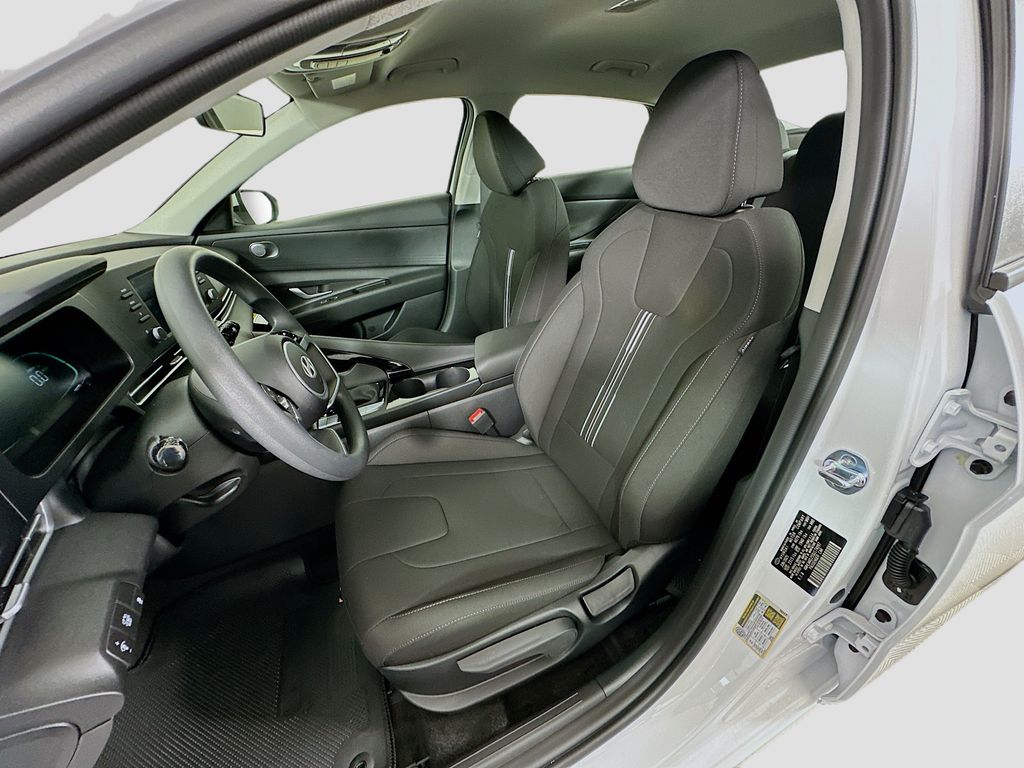 Thumbnail: 2025 Hyundai Elantra - 15