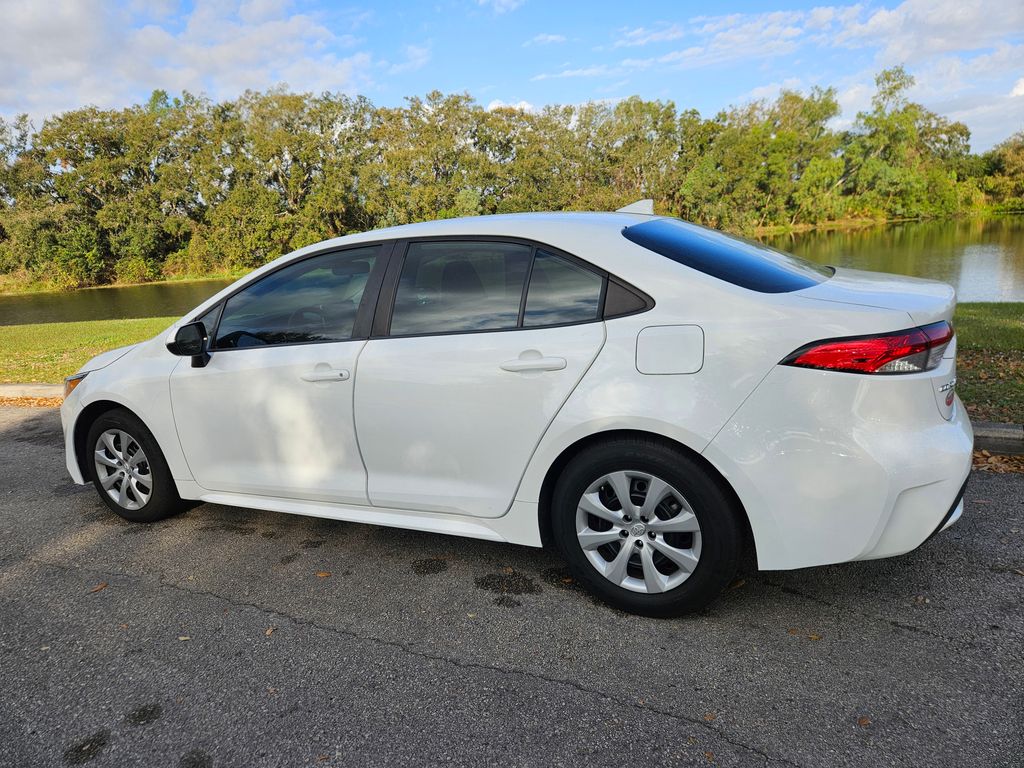 2020 Toyota Corolla LE 3