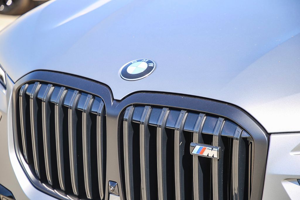 2025 BMW X7 M60i 5