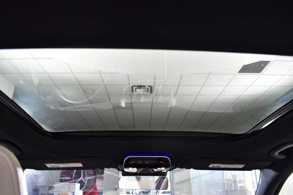 Thumbnail: 2022 Mercedes-Benz C-Class - 27