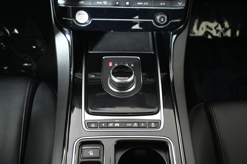 Thumbnail: 2018 Jaguar XE - 24