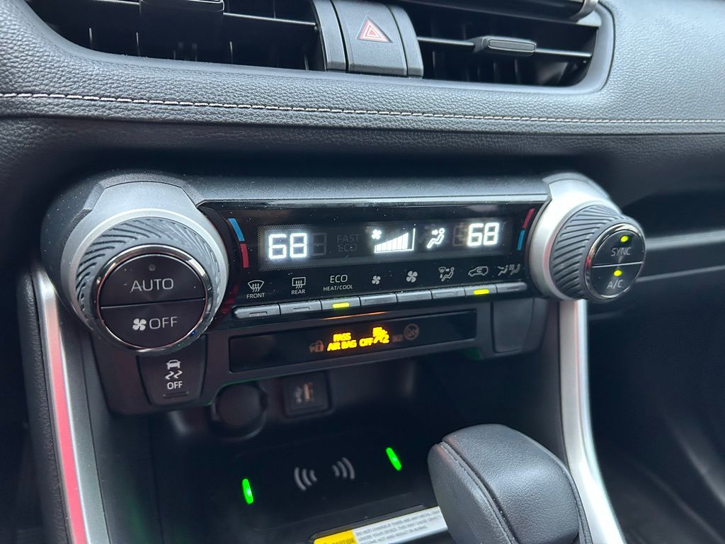 Thumbnail: 2025 Toyota RAV4 - 26