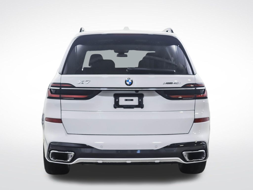 Thumbnail: 2026 BMW X7 - 4