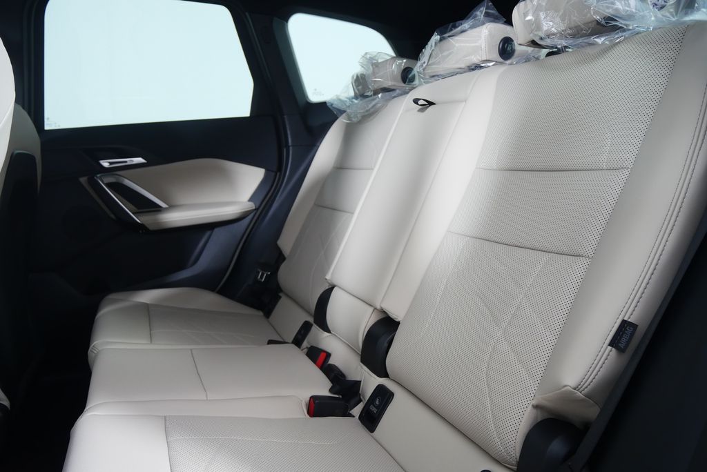 Thumbnail: 2025 BMW X1 - 15