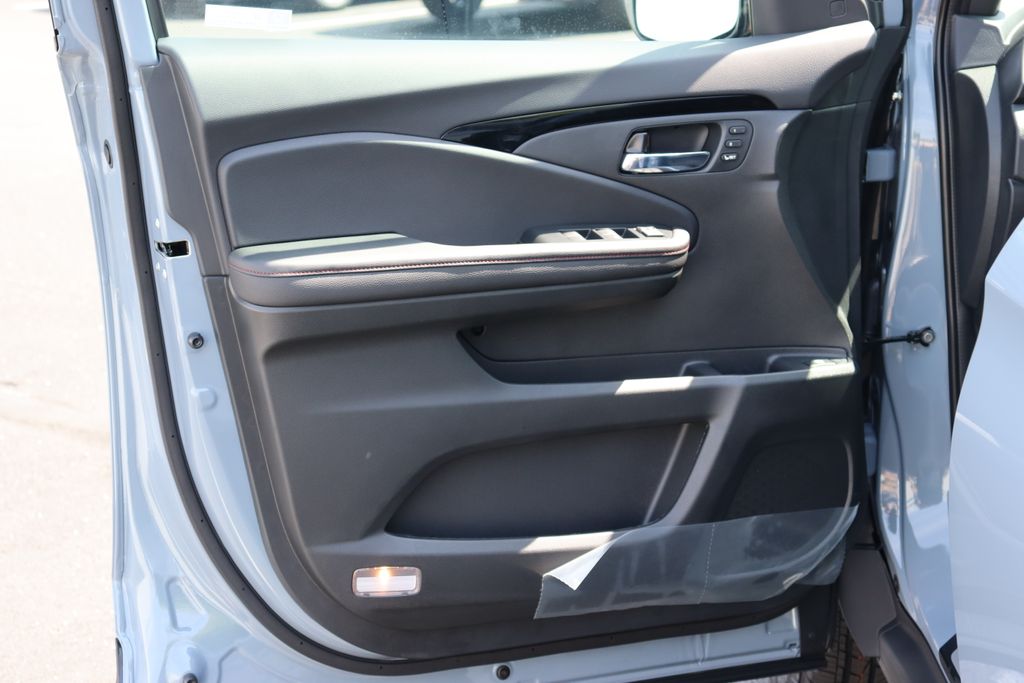 2025 Honda Ridgeline Black Edition 27
