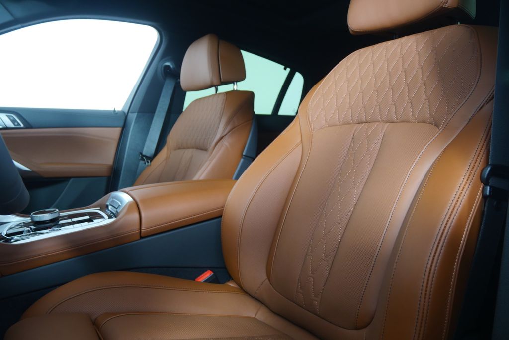 Thumbnail: 2027 BMW X6 - 10