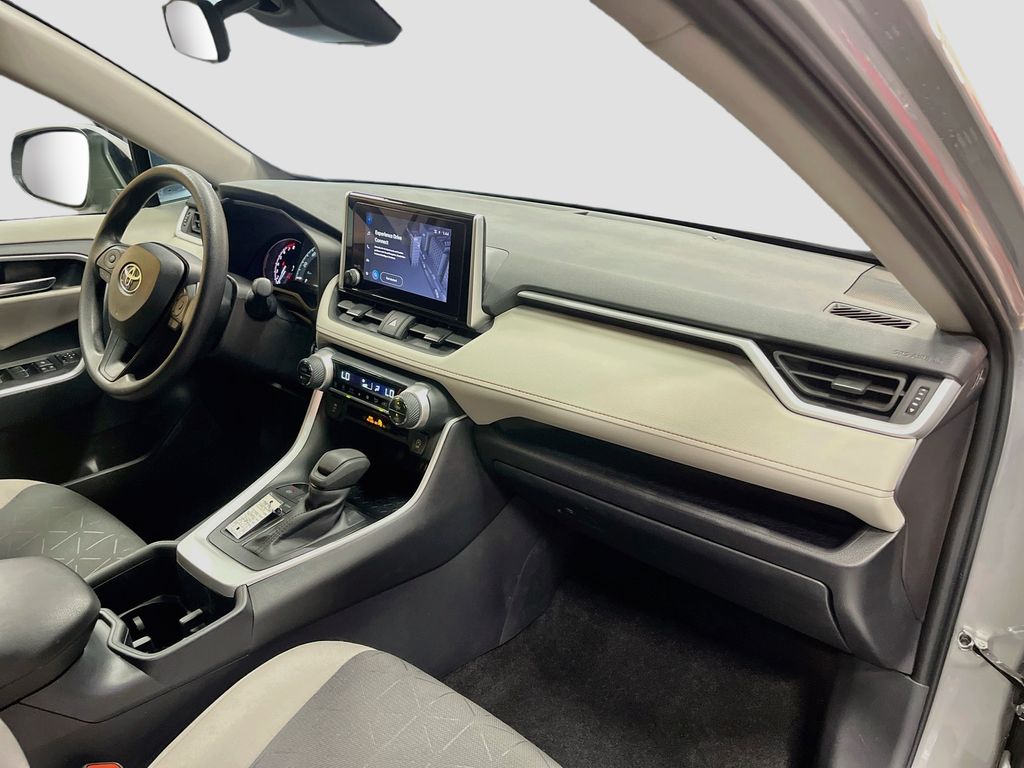 Used 2025 Silver Sky Metallic Toyota XLE image 28