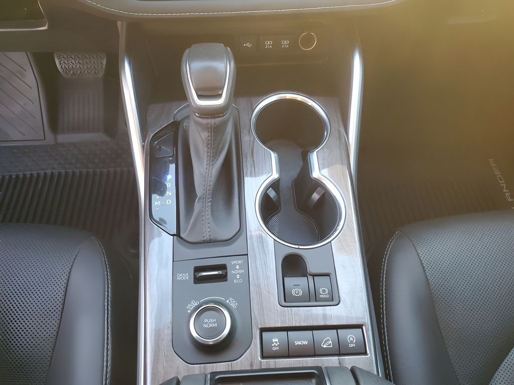 Used Car 2020 Toyota Highlander  Platinum For Sale Under $35,000 In Austin, Texas