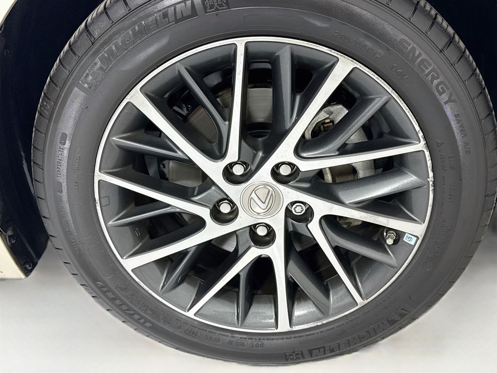 Thumbnail: 2016 Lexus ES - 32