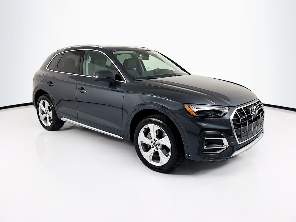 Thumbnail: 2021 Audi Q5 - 3