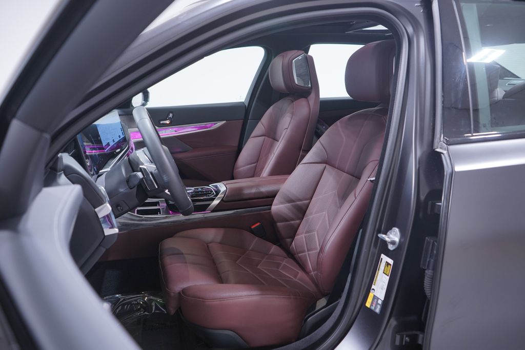 Thumbnail: 2025 BMW i7 - 7