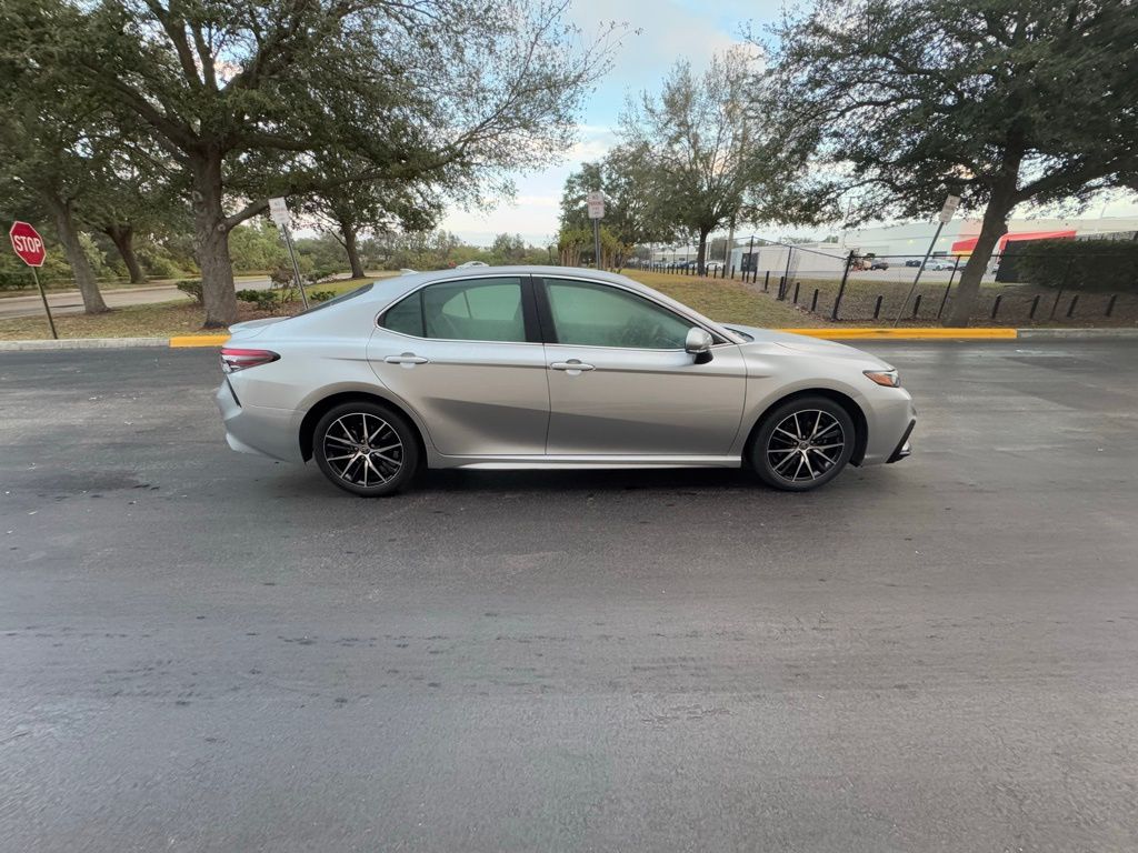 2023 Toyota Camry SE 6