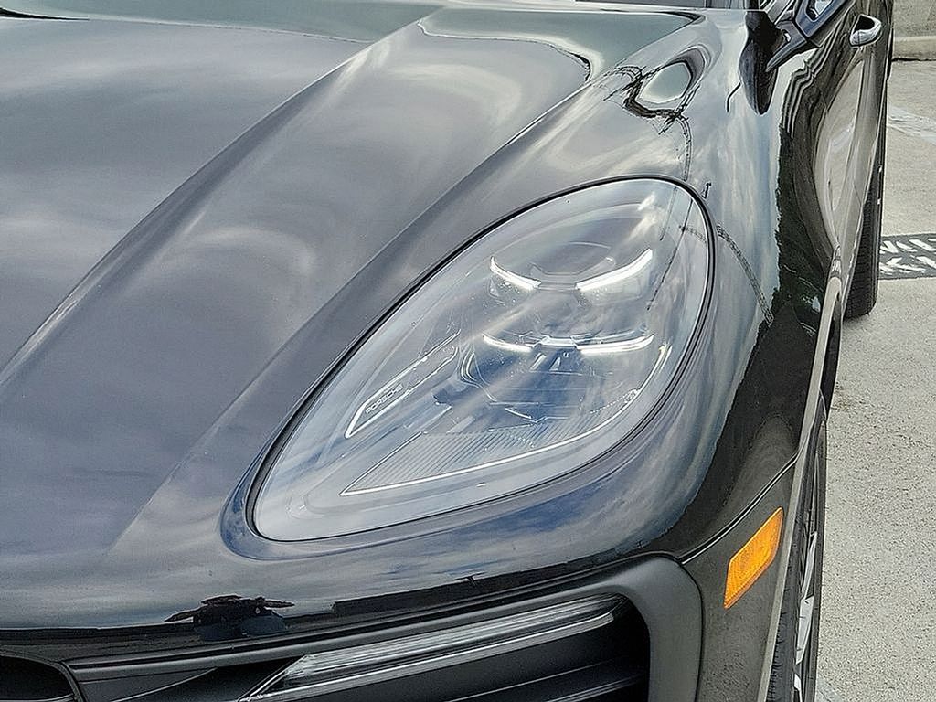 Thumbnail: 2025 Porsche Macan - 9