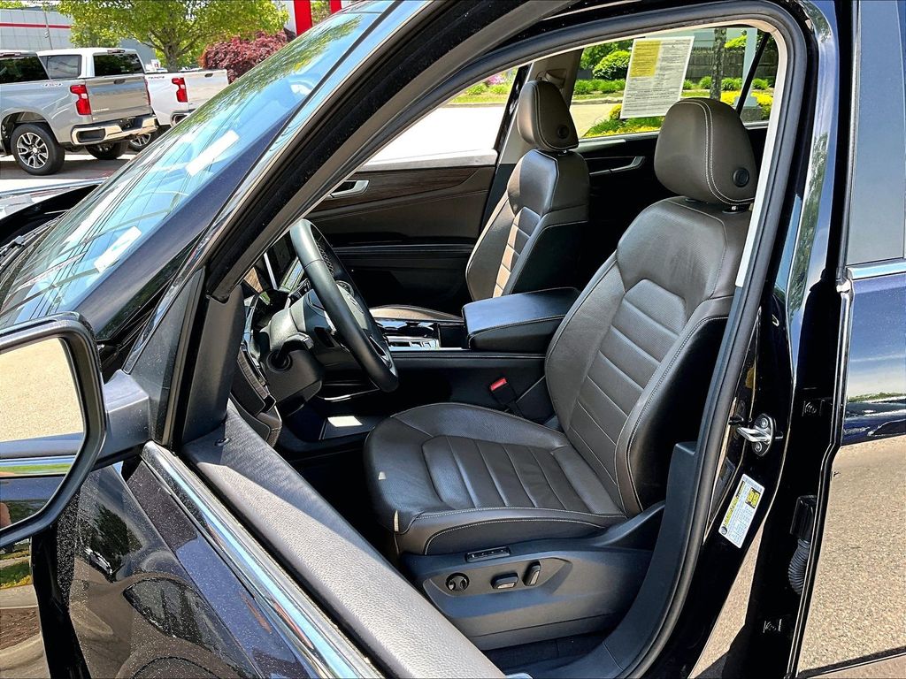 2024 Volkswagen Atlas — photo 10
