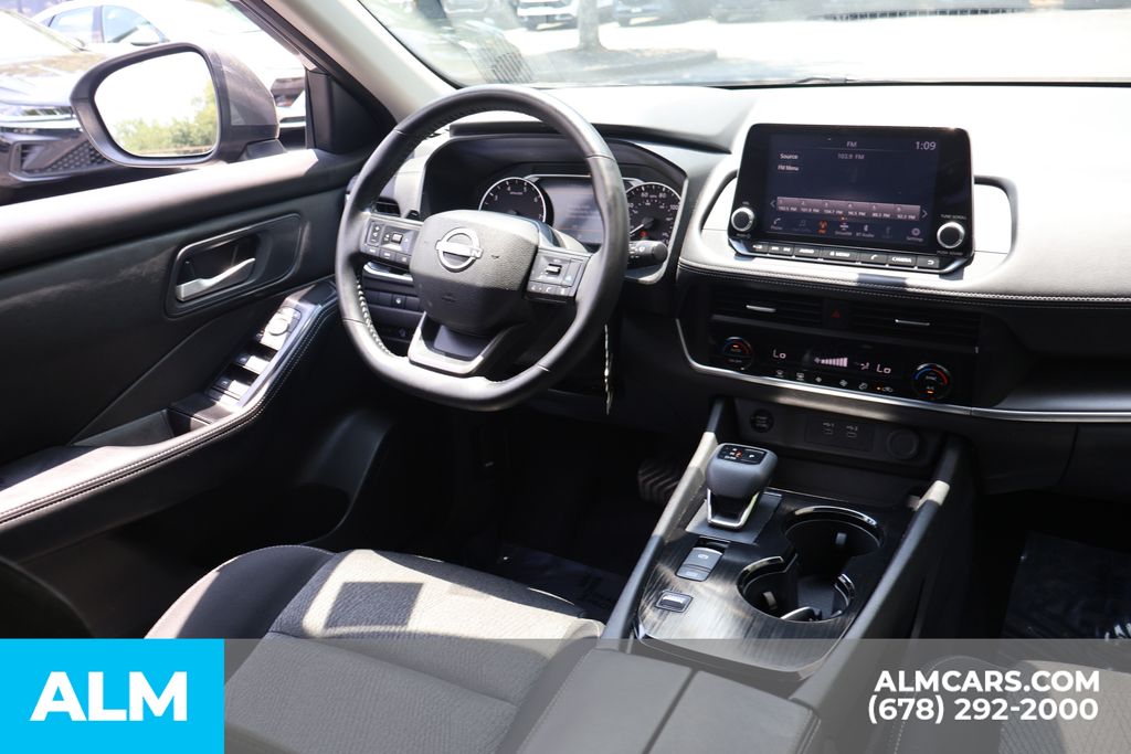 Used 2025 Gray Nissan SV image 24