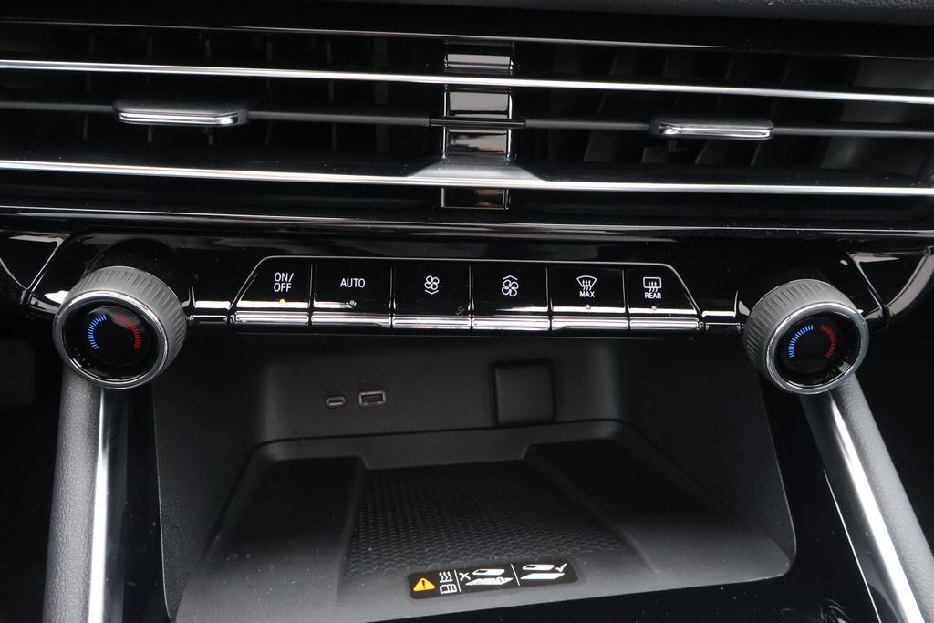 Thumbnail: 2026 Chevrolet Traverse - 32