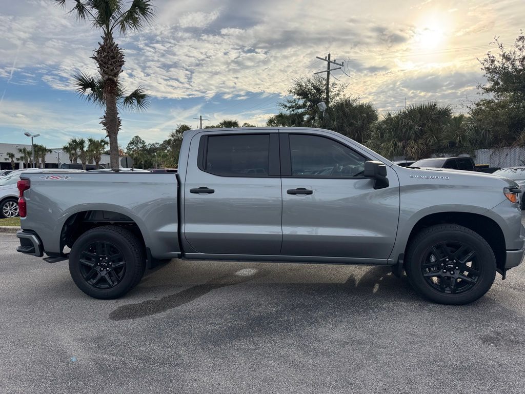 2025 Chevrolet Silverado 1500 Custom 9