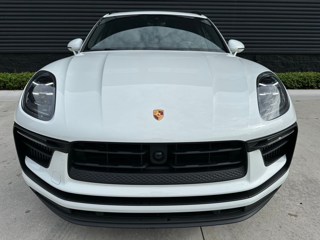 Thumbnail: 2023 Porsche Macan - 7