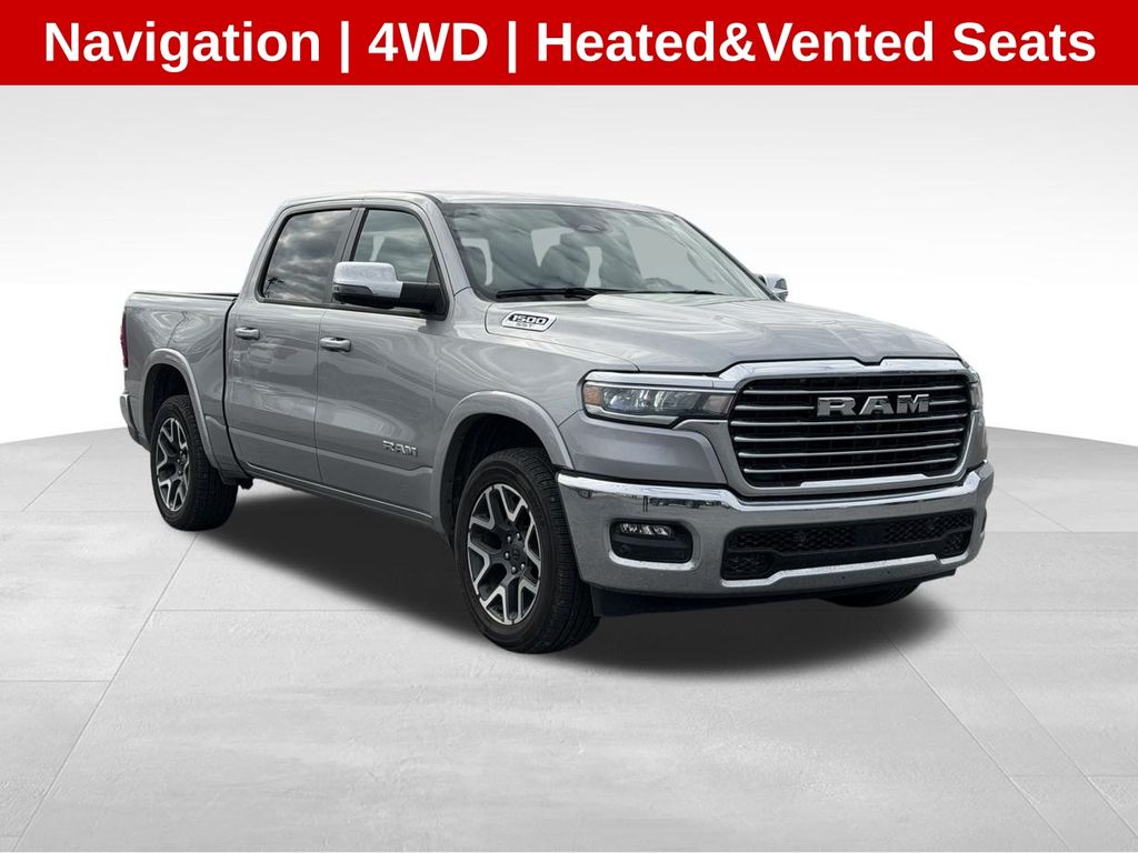 2025 RAM 1500 Laramie Crew Cab 4WD