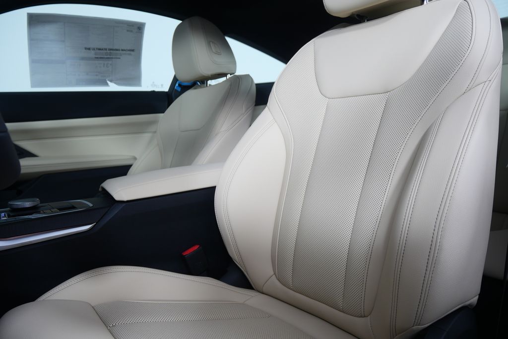 Thumbnail: 2026 BMW 4 Series - 11