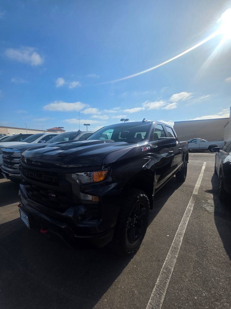 2023 Chevrolet Silverado 1500 Custom Trail Boss 4X4 Crew Cab Short Box's photo