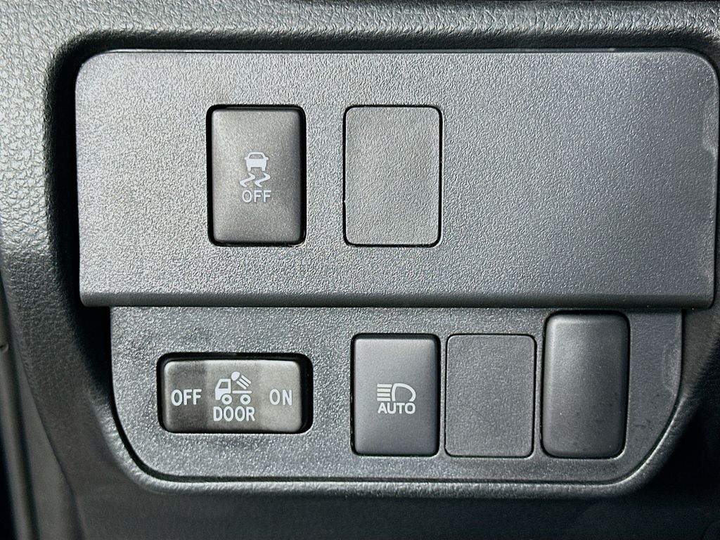 2023 Toyota Tacoma SR5 10