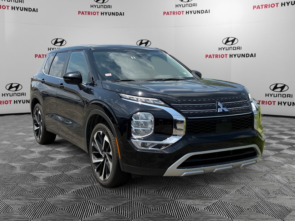 Black 2024 Mitsubishi Outlander SUV / Crossover All-Wheel Drive Continuously Variable Transmission