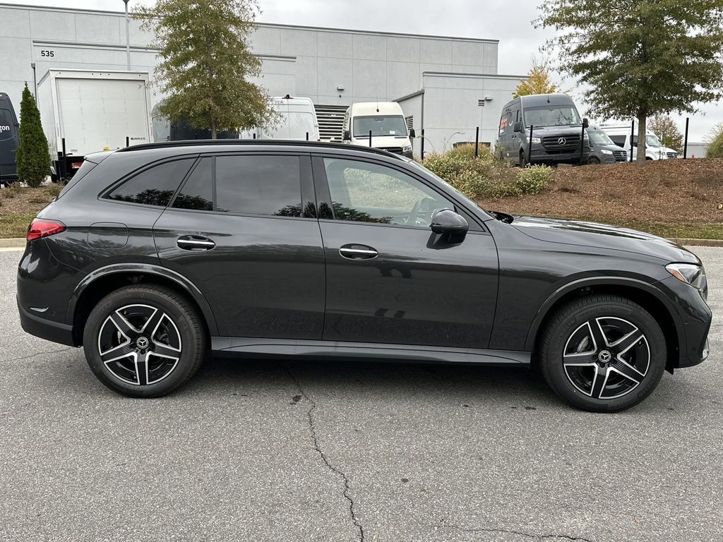 2025 Mercedes-Benz GLC GLC 300 9