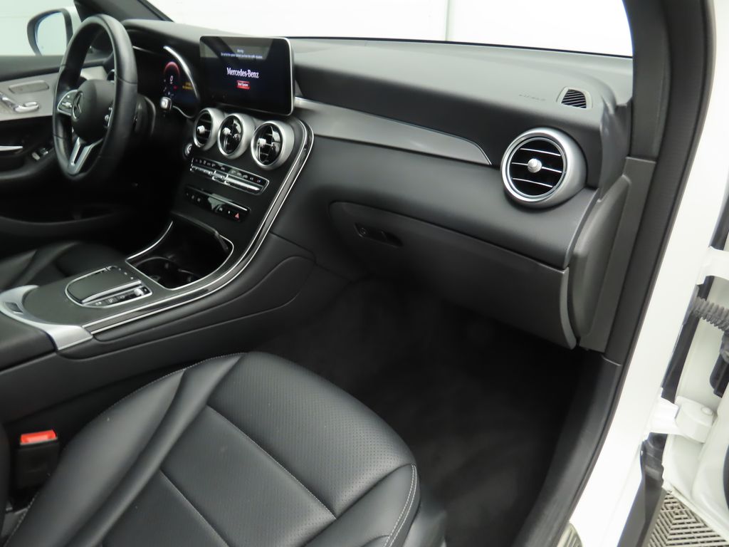 2022 Mercedes-Benz GLC 300 17