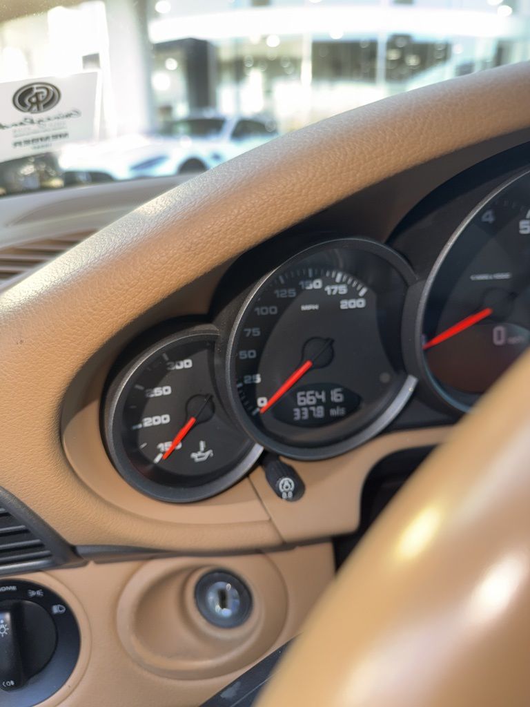 Thumbnail: 2010 Porsche 911 - 8