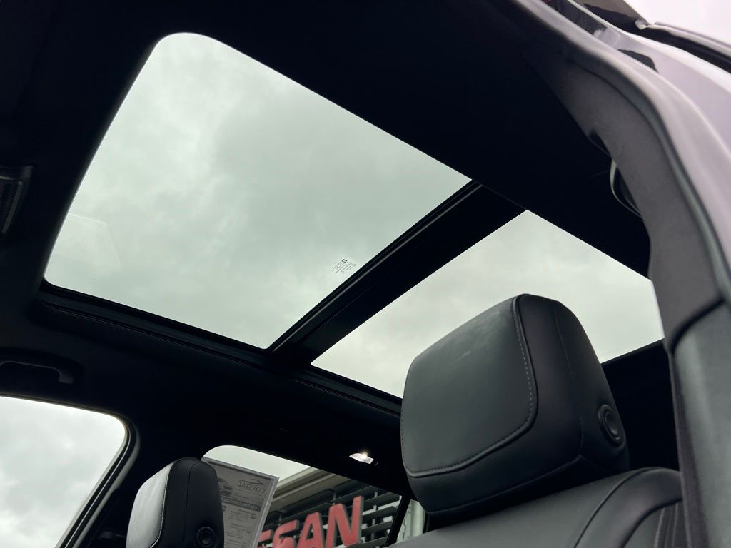 2022 Cadillac XT6 Premium Luxury - 11