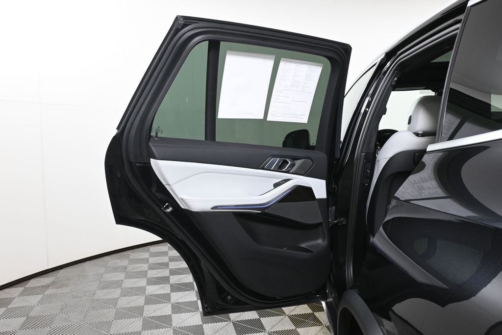 Thumbnail: 2023 BMW X5 - 28