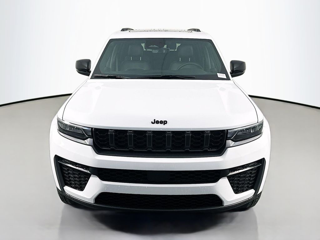 New 2026 White/off-white Jeep Laredo Altitude image 2