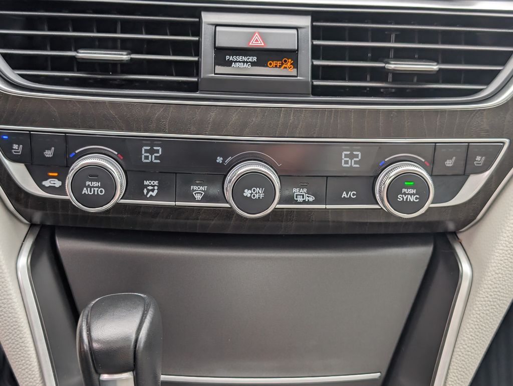 Used 2018 Red Honda Touring image 33