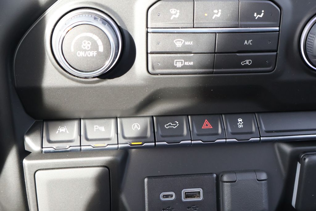 Thumbnail: 2026 Chevrolet Silverado 1500 - 27