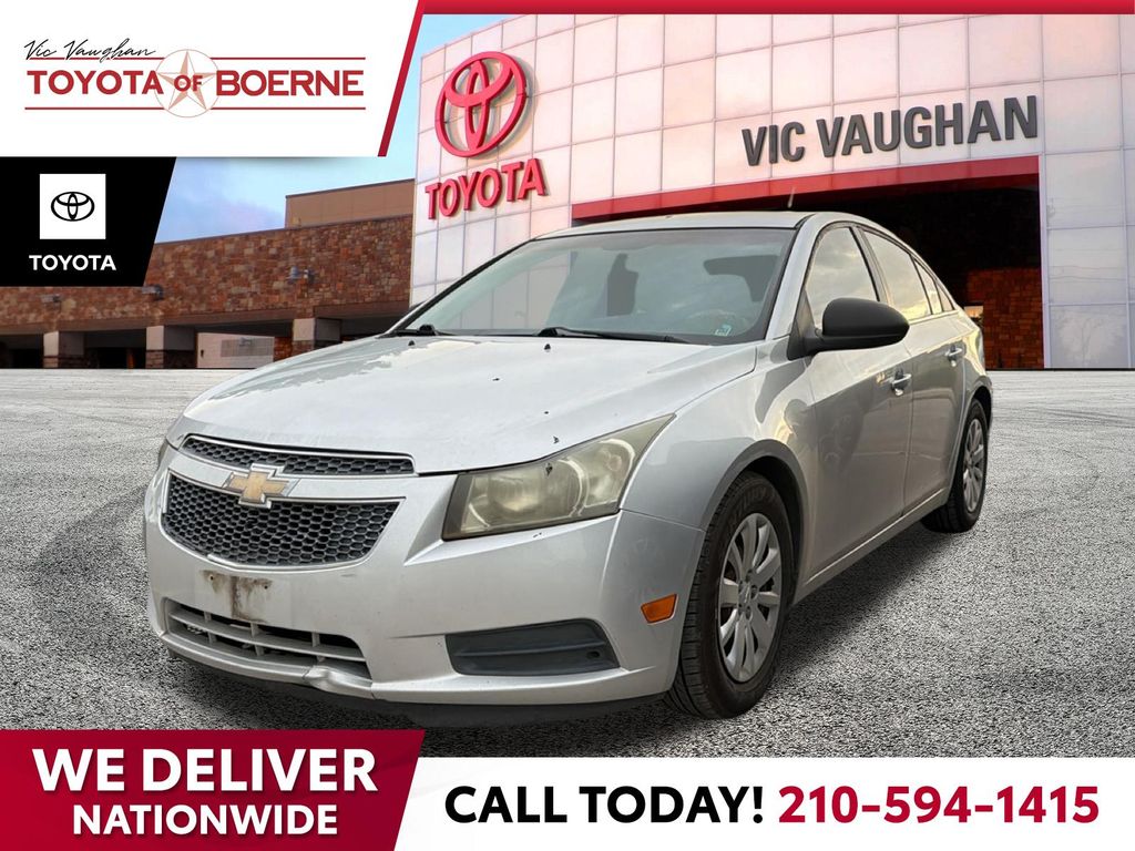Silver Ice Metallic 2011 Chevrolet Cruze LS Sedan FWD Sedan Front-Wheel Drive 6-Speed Automatic Overdrive
