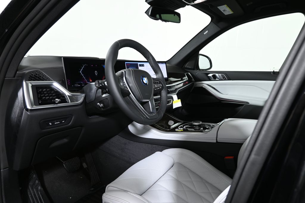 Thumbnail: 2026 BMW X5 - 14