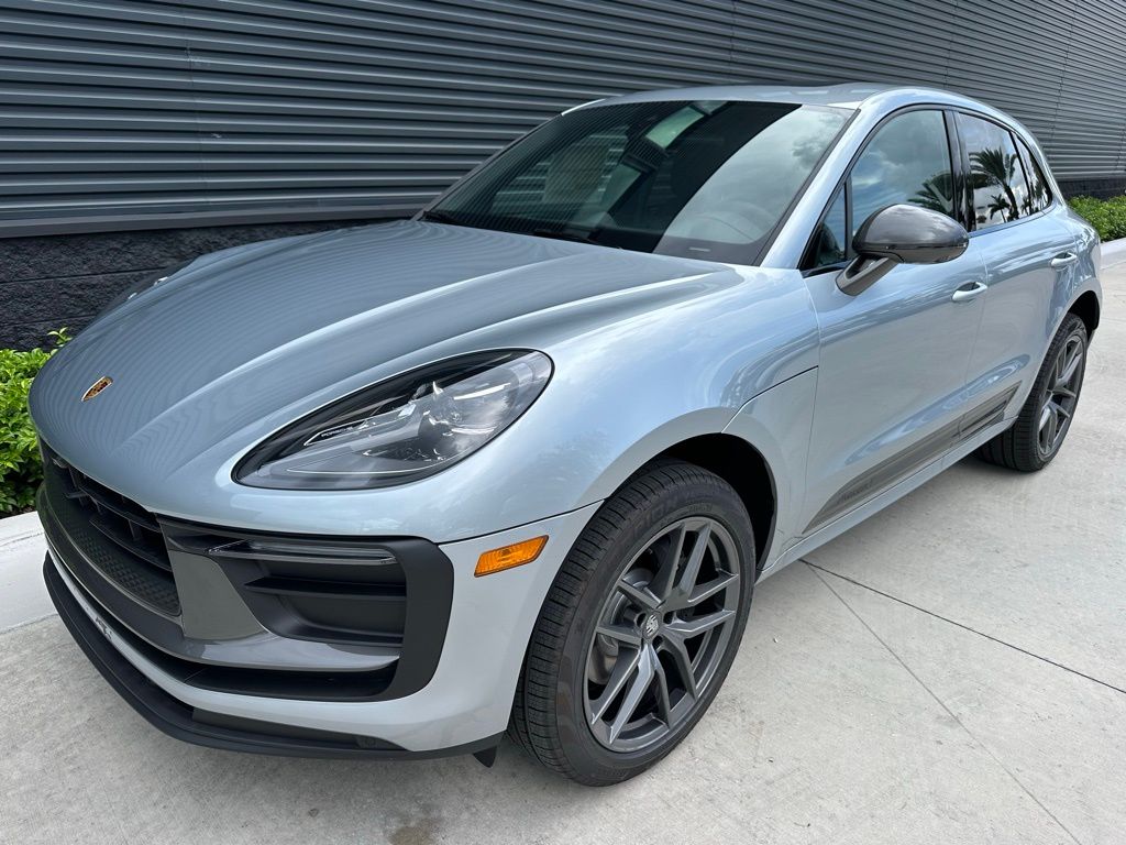 Thumbnail: 2025 Porsche Macan - 6