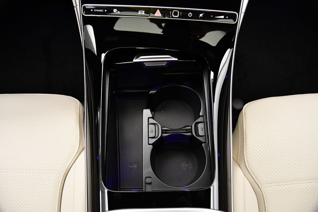 2025 Mercedes-Benz C-Class C 300 29