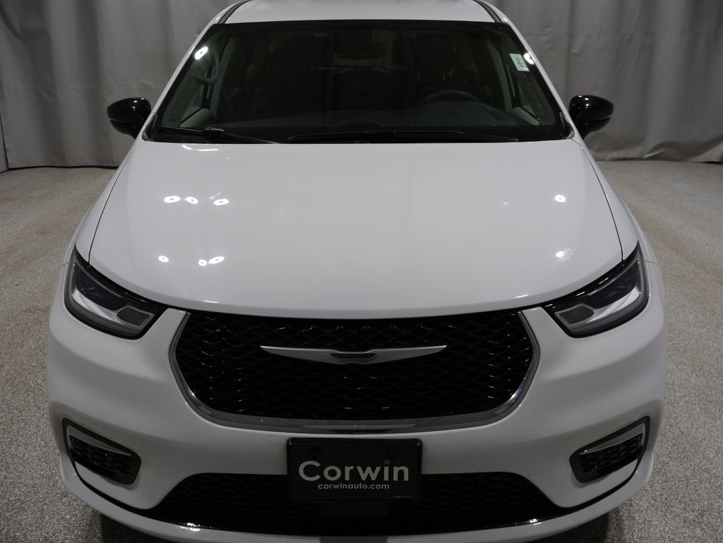View vehicle photo 7