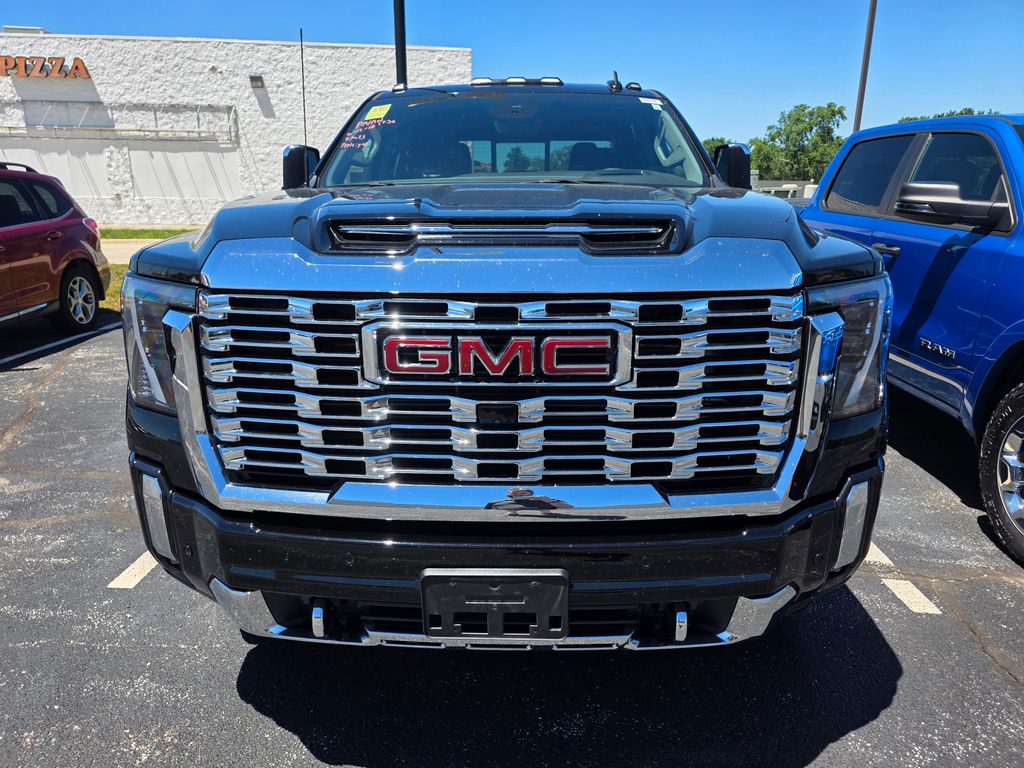 Onyx Black 2025 GMC Sierra 2500HD Denali Crew Cab 4WD Pickup Truck Four-Wheel Drive Automatic