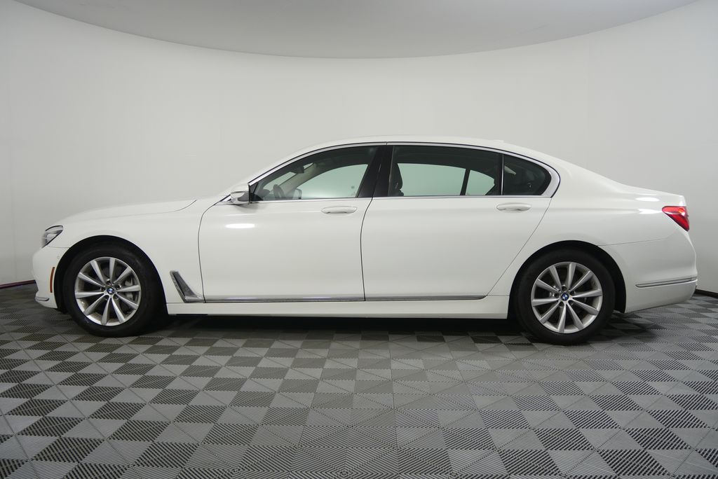 Thumbnail: 2018 BMW 7 Series - 6