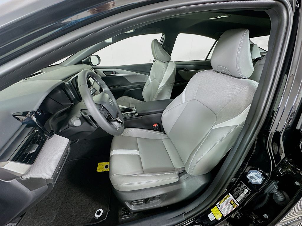 Thumbnail: 2025 Toyota Camry - 21