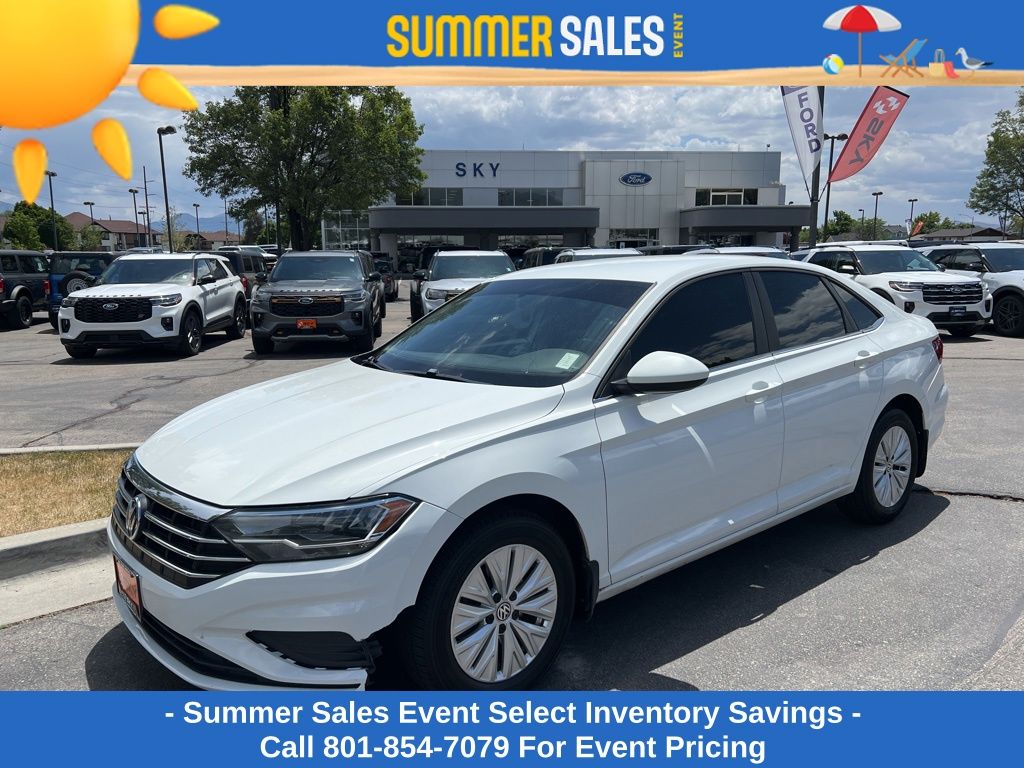 Pure White 2019 Volkswagen Jetta S FWD Sedan Front-Wheel Drive 6-Speed Manual