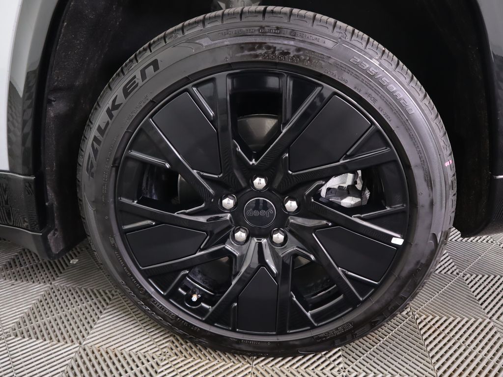 Thumbnail: 2025 Jeep Wagoneer S - 31