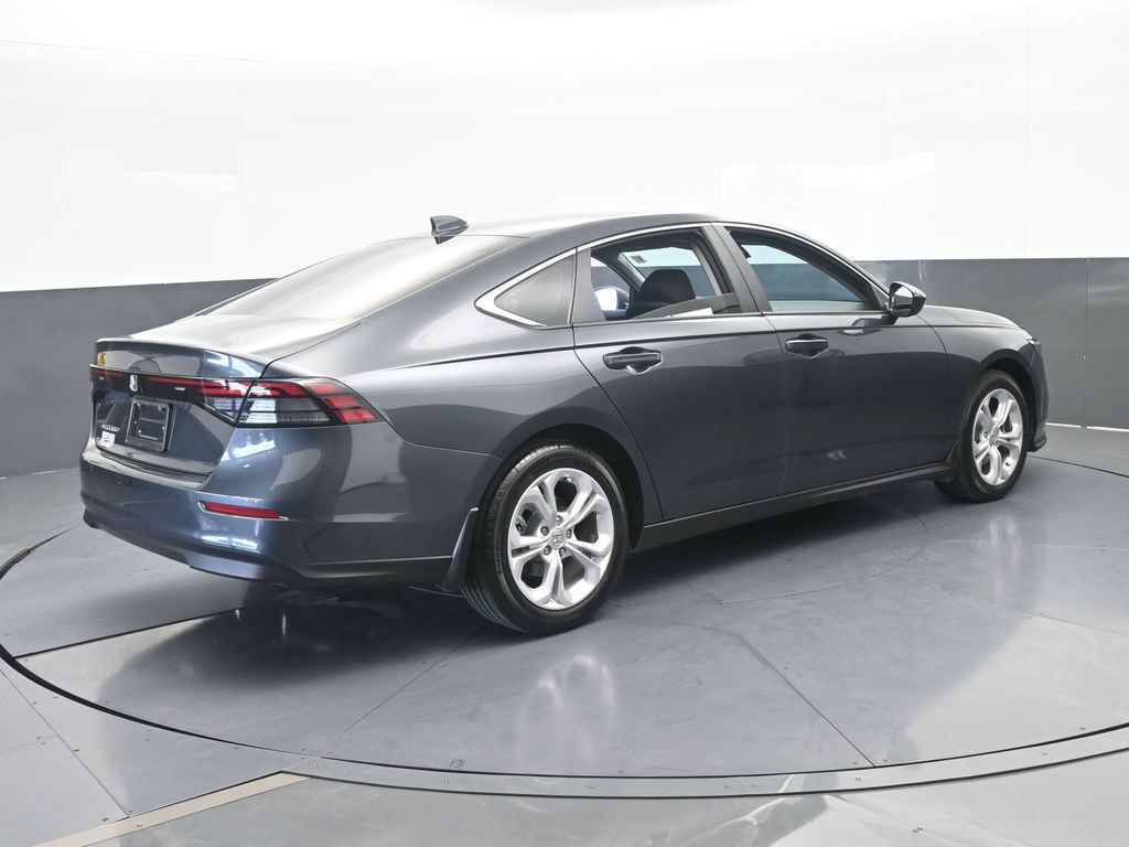 Used 2025 Silver Honda LX image 5
