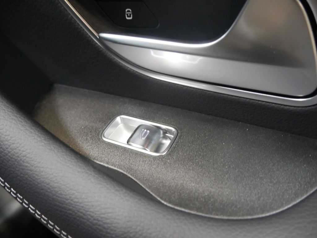 Thumbnail: 2026 Mercedes-Benz GLE - 30