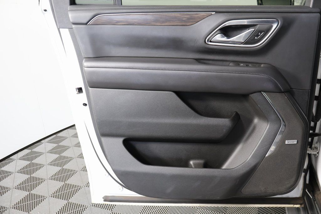 Thumbnail: 2022 Chevrolet Suburban - 14