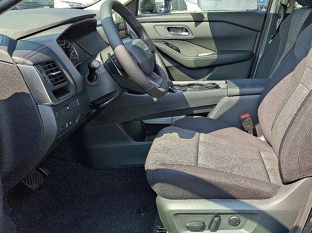 Thumbnail: 2026 Nissan Rogue - 8